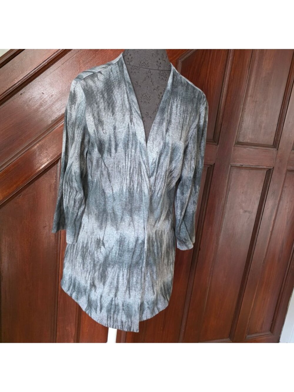 Chicos Open Front Cardigan Jacket Size 2  Medium Silver & Black Abstract